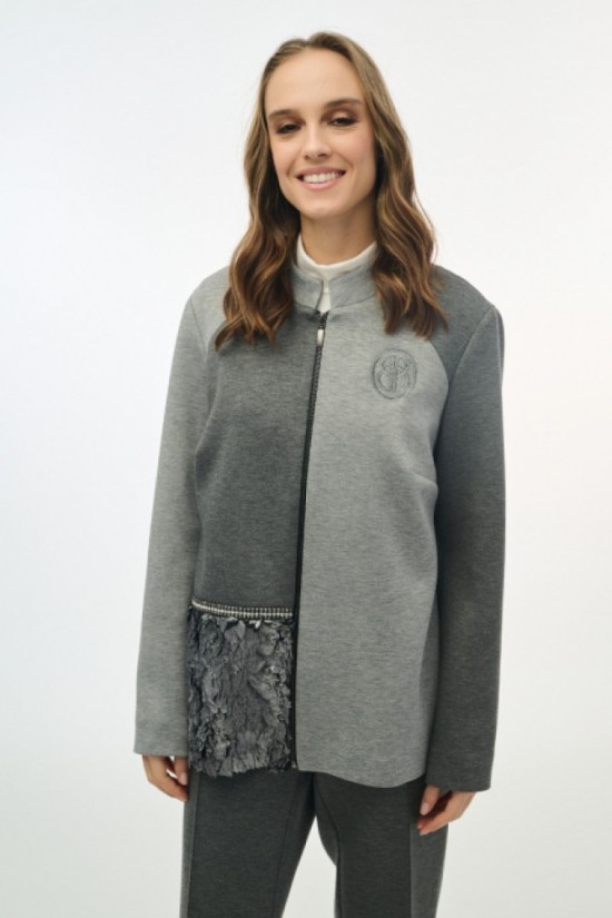 Ζακέτα με διχρωμία και κομποζέ με γούνα  Ζακέτα με διχρωμία και κομποζέ με γούνα