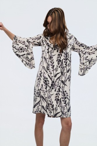 Φόρεμα σάκος με εντυπωσιακό print 