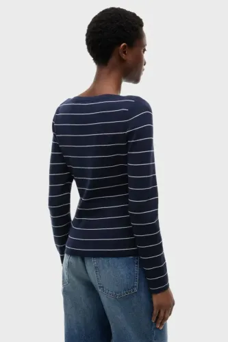 ΤOMMY HILFIGER ΒΑΜΒΑΚΕΡΟ ΠΟΥΛΟΒΕΡ ΜΕ ΡΙΓΕΣ
