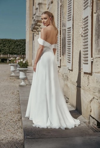 WEDDING DRESS A-line