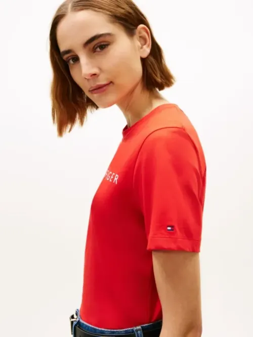 TOMMY HILFIGER T-SHIRT ΑΝΕΤΗ ΓΡΑΜΜΗ