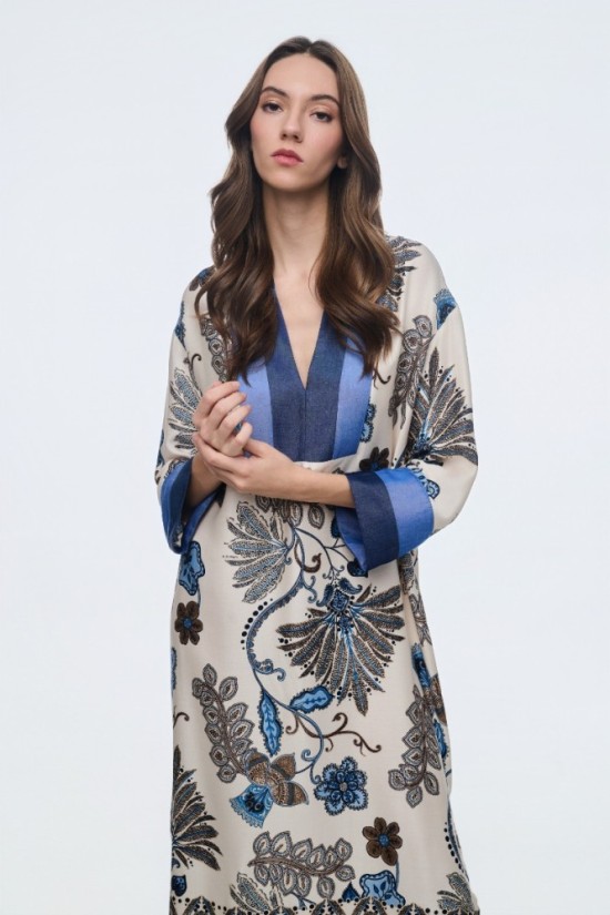 Φόρεμα καφτάνι εμπριμε με denim λεπτομέρειες 