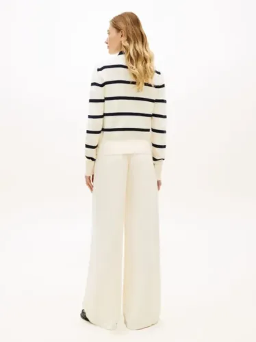 Ζακέτα Με Premium Πλέξη Και Χρυσά Κουμπιά 